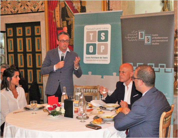 une étrange rencontre tunisia school